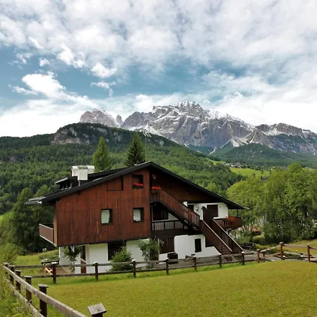 Lägenhet Croda With Large Panoramic Terrace And Private Garage *